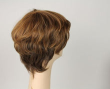Load image into Gallery viewer, Linda Light Brown With Warm Blonde Highlights Size S