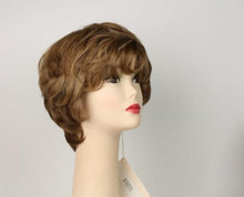 Load image into Gallery viewer, Linda Blonde With Highlights Size M