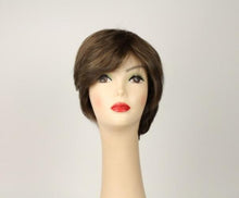 Load image into Gallery viewer, Linda Light Brown With Blonde Highlights Size L