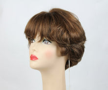 Load image into Gallery viewer, Linda Light Brown With Warm Blonde Highlights Size M
