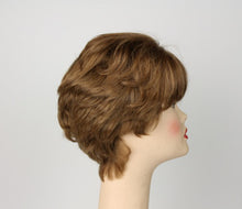 Load image into Gallery viewer, Linda Blonde With Highlights Size M