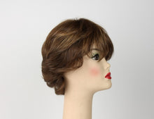 Load image into Gallery viewer, Linda Light Brown With Ash Blonde Highlights Size M