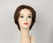 Load image into Gallery viewer, Linda Light Brown With Blonde Highlights Size M
