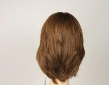 Load image into Gallery viewer, Light Brown With Blonde Highlights Olivia 2000