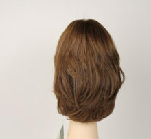 Load image into Gallery viewer, Light Brown With Blonde Highlights Olivia 2000