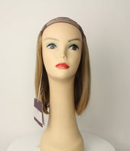 Load image into Gallery viewer, Hat Fall Avalon Blonde With Highlights Size M 12&#39;&#39;
