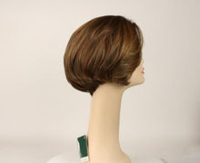 Load image into Gallery viewer, Light Brown Dorothy With Blonde Ash Highlights Size M
