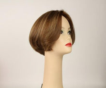 Load image into Gallery viewer, Light Brown Dorothy With Blonde Ash Highlights Size M
