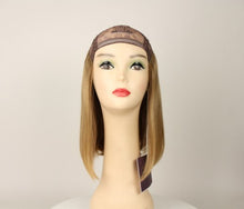 Load image into Gallery viewer, Hat Fall Avalon Blonde with highlights Size M 12&#39;&#39;

