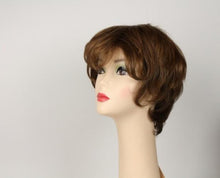 Load image into Gallery viewer, Linda Light Brown With Warm Blonde Highlights Size S
