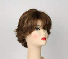 Load image into Gallery viewer, Linda Light Brown With Blonde Highlights Size M
