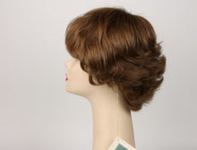 Load image into Gallery viewer, Linda light Brown with Blonde highlights Size M
