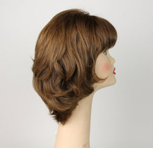 Load image into Gallery viewer, Light Brown with Blonde Highlights Olivia 2000
